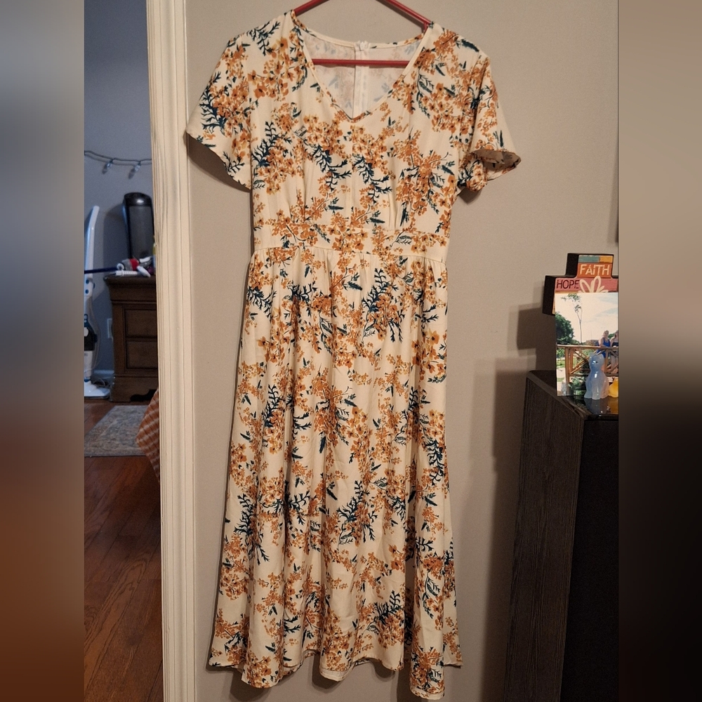 Neeno Floral Print V-Neck Midi Dress From Amazon Size XL